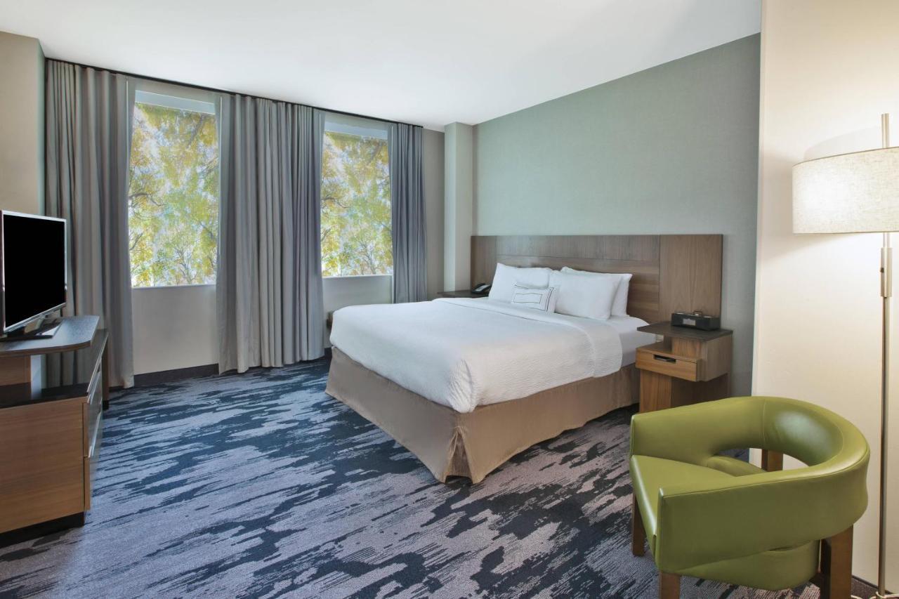 Fairfield Inn & Suites By Marriott Milwaukee Downtown Bagian luar foto