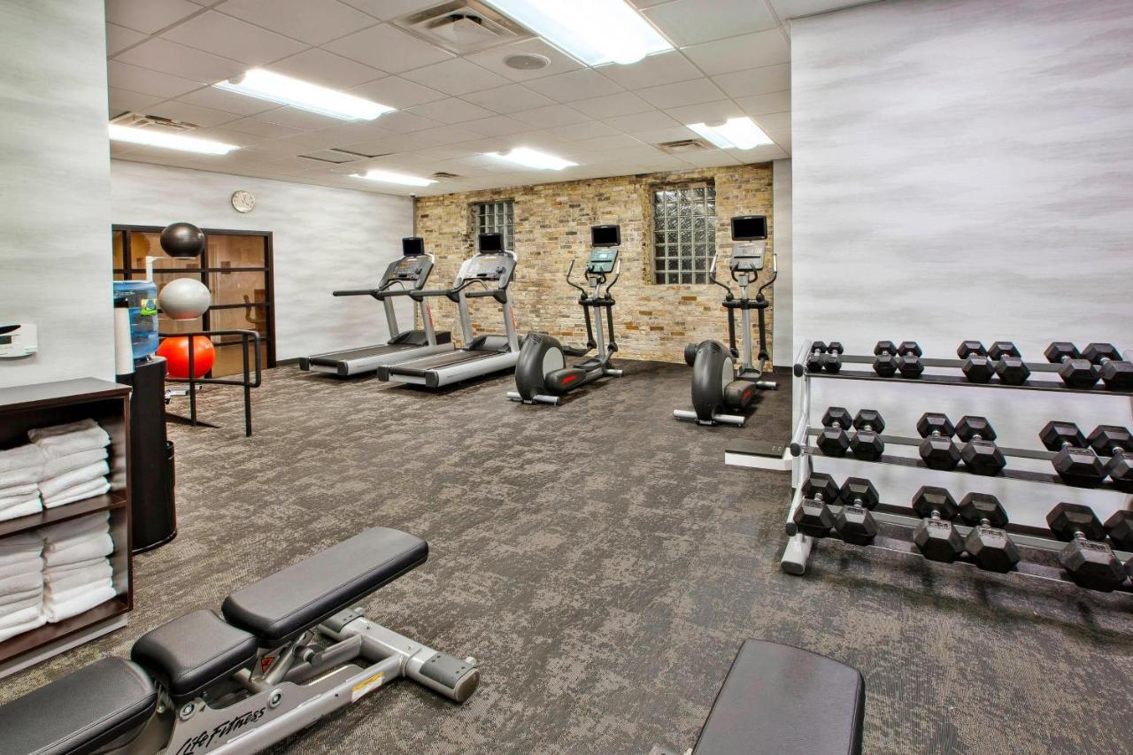 Fairfield Inn & Suites By Marriott Milwaukee Downtown Bagian luar foto