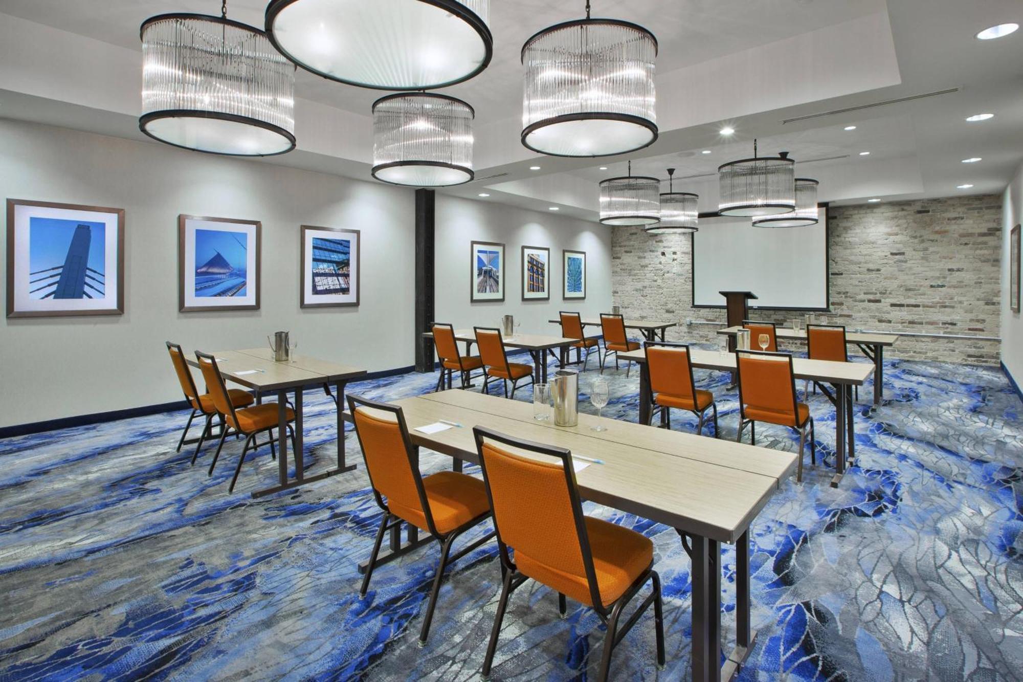 Fairfield Inn & Suites By Marriott Milwaukee Downtown Bagian luar foto