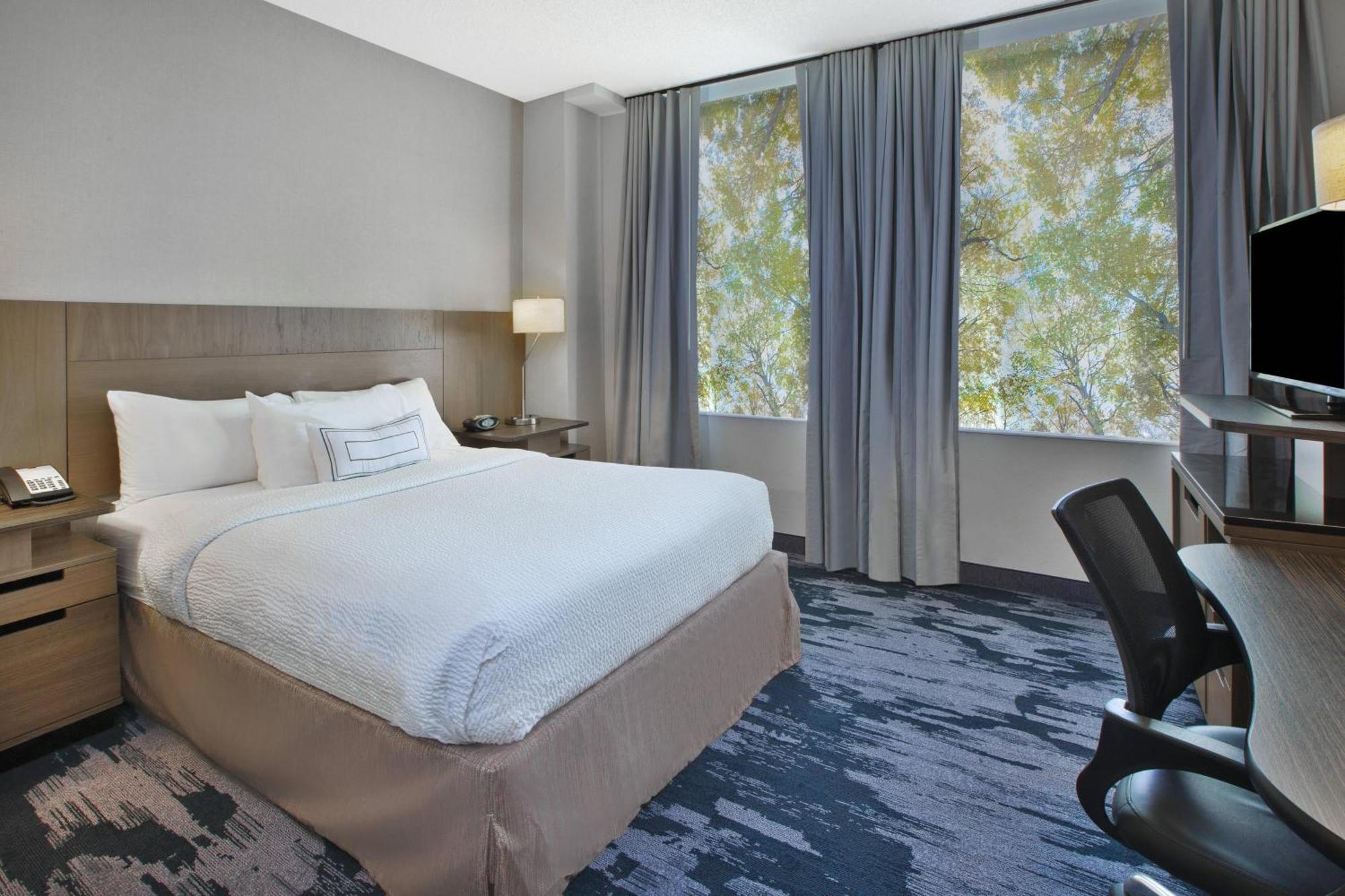 Fairfield Inn & Suites By Marriott Milwaukee Downtown Bagian luar foto