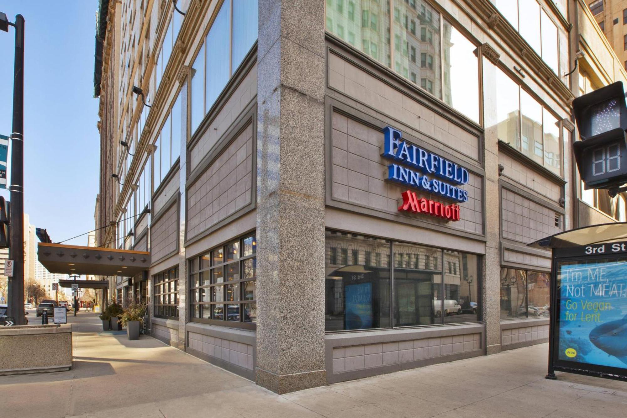 Fairfield Inn & Suites By Marriott Milwaukee Downtown Bagian luar foto