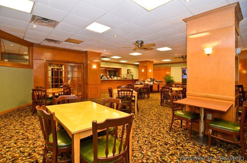 Fairfield Inn & Suites By Marriott Milwaukee Downtown Restoran foto