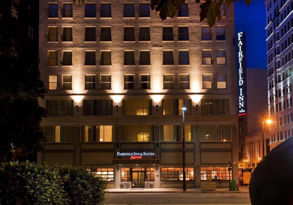 Fairfield Inn & Suites By Marriott Milwaukee Downtown Bagian luar foto