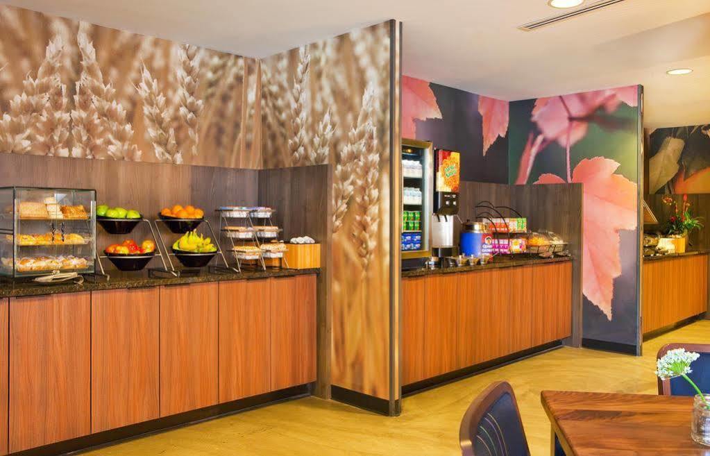 Fairfield Inn & Suites By Marriott Milwaukee Downtown Bagian luar foto